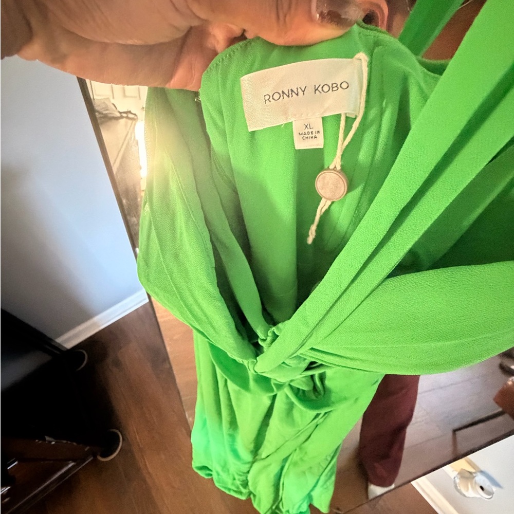 Elegant Green Maxi Dress - Picture 7 of 7